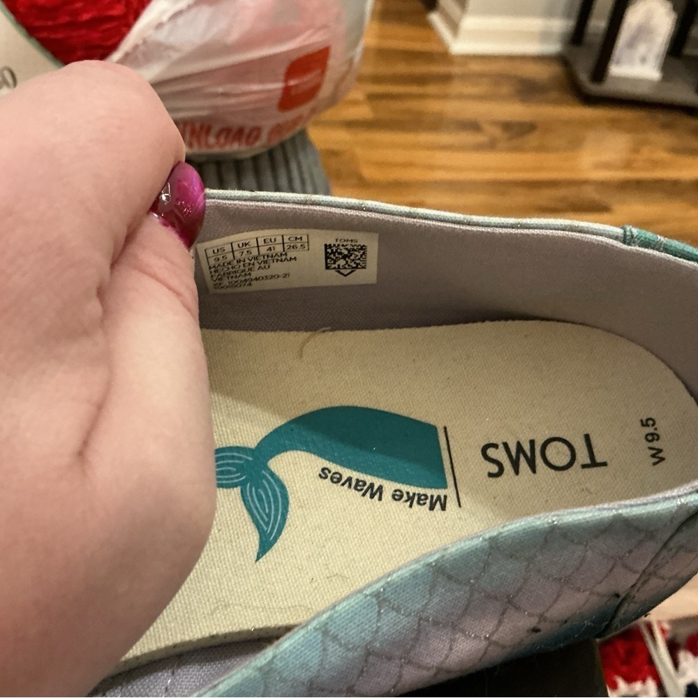 TOMS Women's Gradient Mermaid Slip-On Shoes - Blue and Pink - Picture 3 of 6